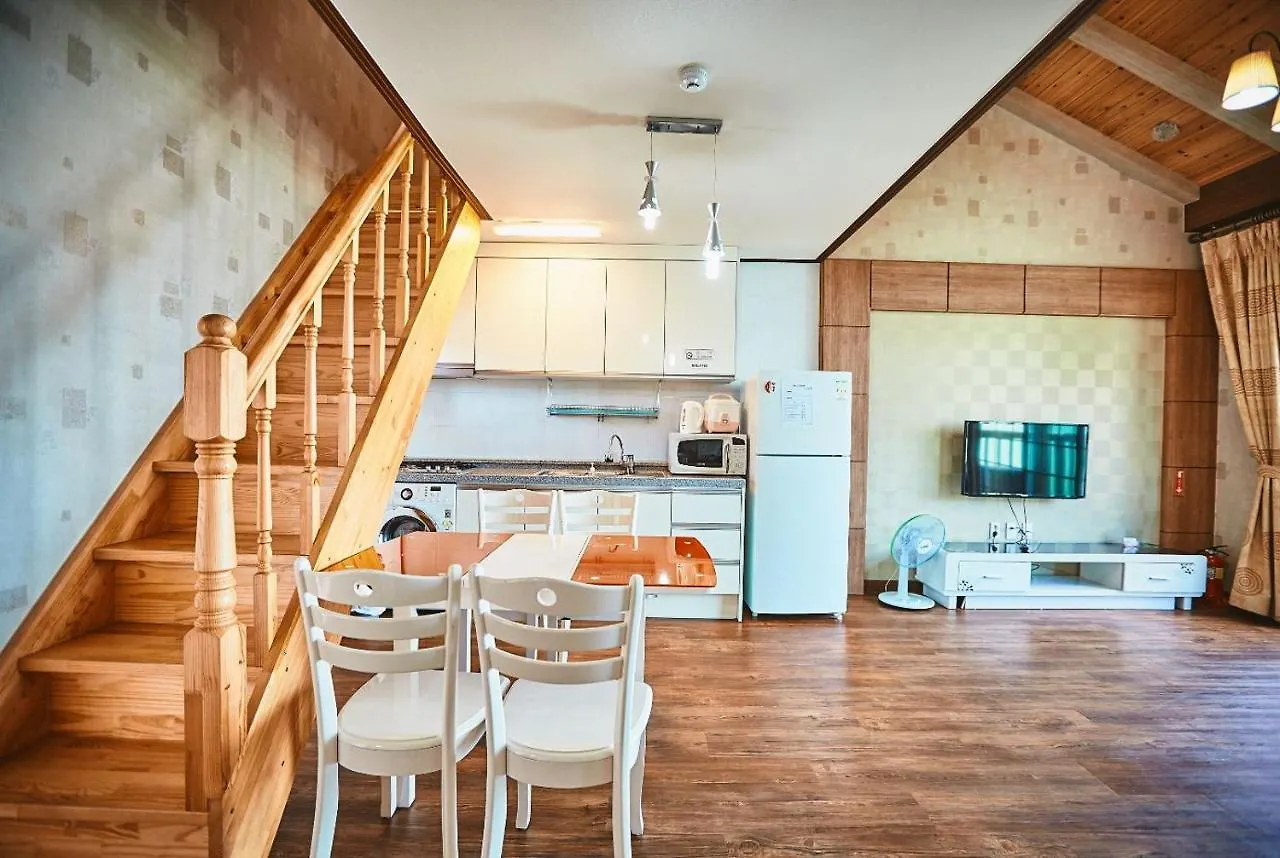 Jeju Time-Travel Pension Feriehus
