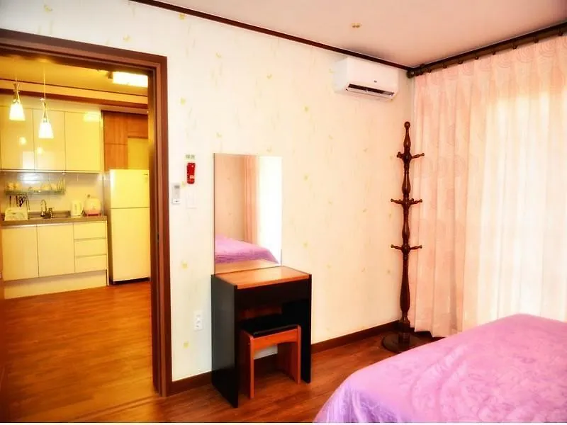 Jeju Time-Travel Pension Feriehus