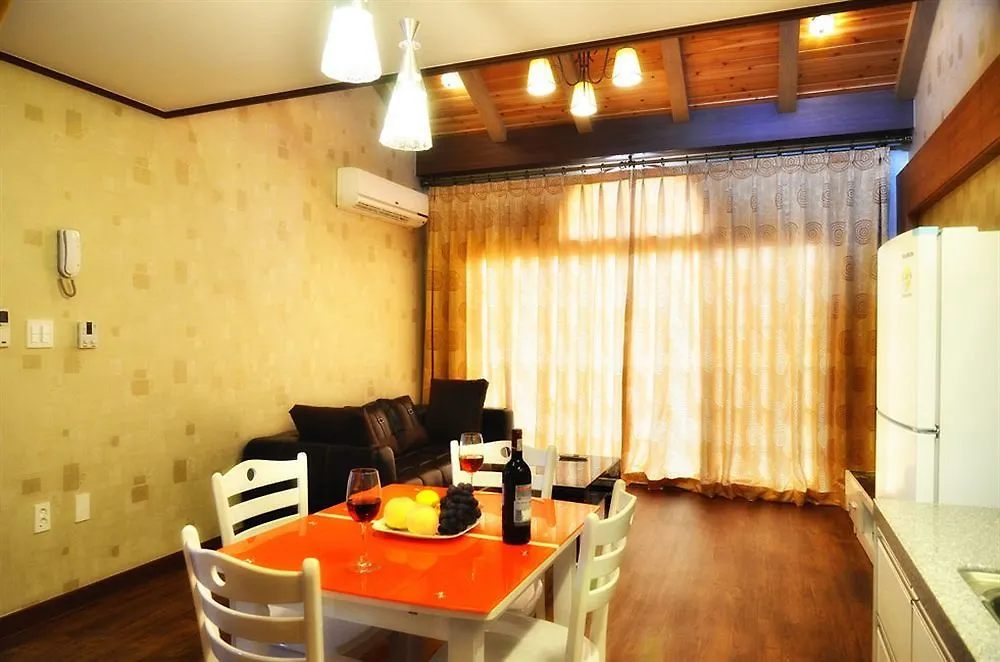 Jeju Time-Travel Pension Feriehus